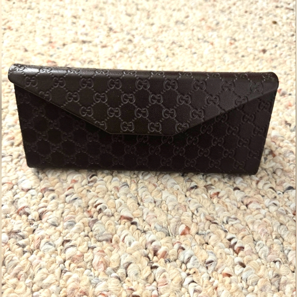 Gucci Sunglass Case Small with cleaning cloth